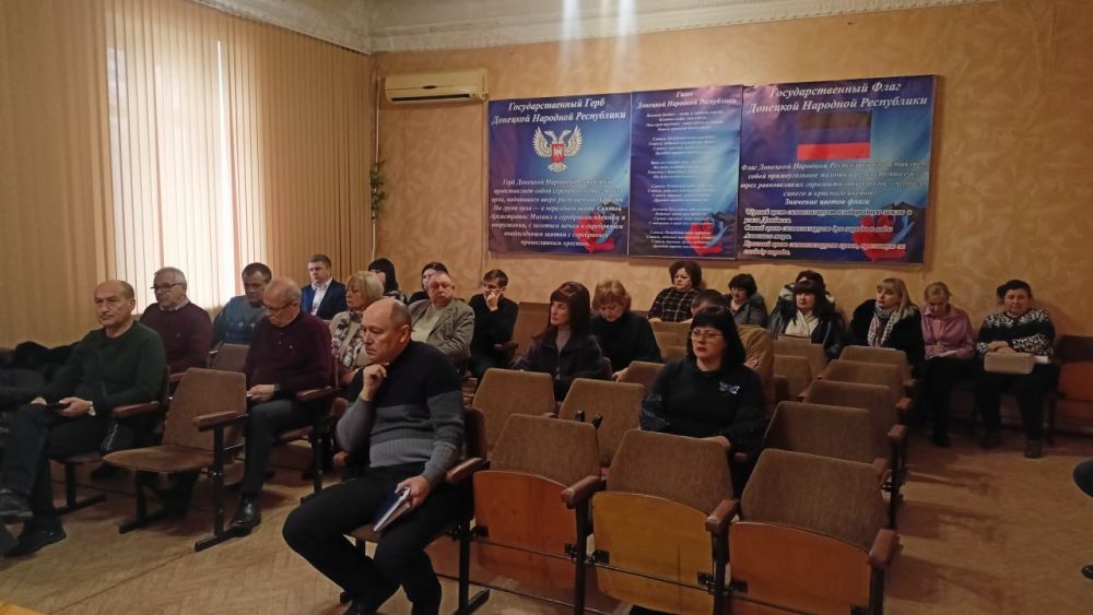 Сергей Ермаков: В ходе расширенного аппаратного совещания обсудили ситуацию за прошедшую неделю, проблемные моменты и...