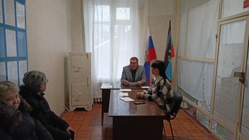 Сергей Ермаков: Во время проведения приема граждан поступило 4 обращения по вопросам: улучшения жилищных условий, ремонта кровли, электроснабжения, ремонта канализационной системы