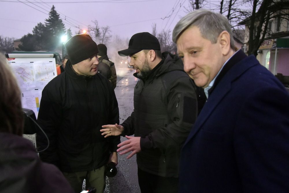 Денис Пушилин проинспектировал ход восстановления дорог в Макеевке