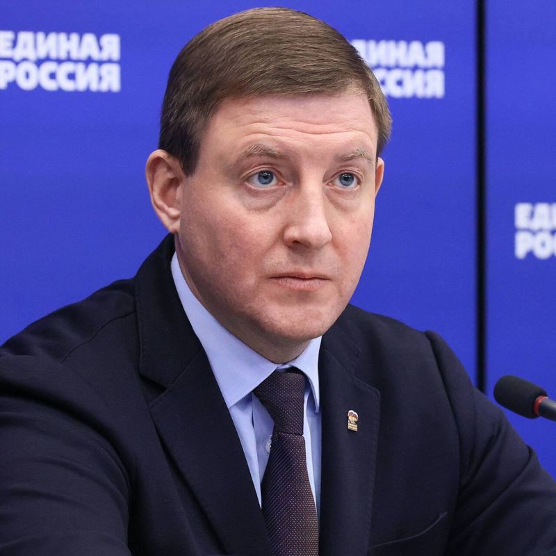 Секретарь Генсовета партии «Единая Россия» Андрей Турчак отмечает свой день рождения