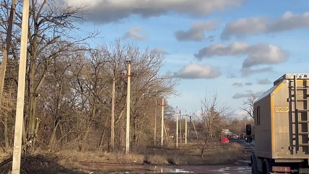 Глава муниципального образования городского округа Снежное Донецкой Народной Республики Сергей Ермаков проверил ход аварийно-восстановительных работ на пос.ш 18