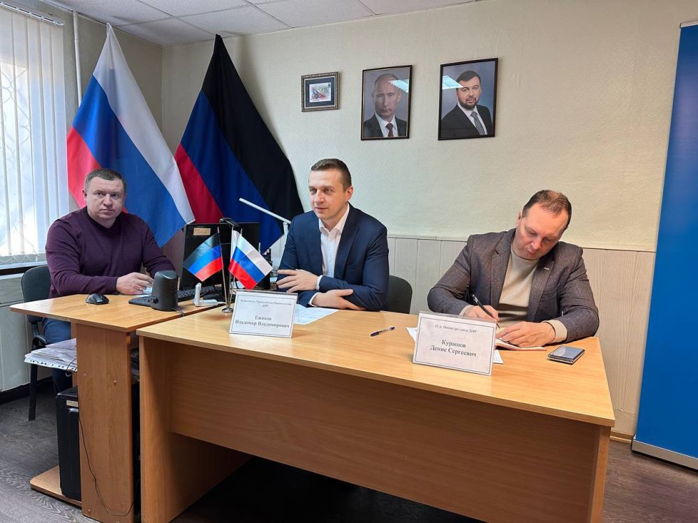 Владимир Ежиков: Провел сегодня совместно с министром связи Денисом Курашовым и главой муниципального образования городского округа Снежное Сергеем Ермаковым прием граждан