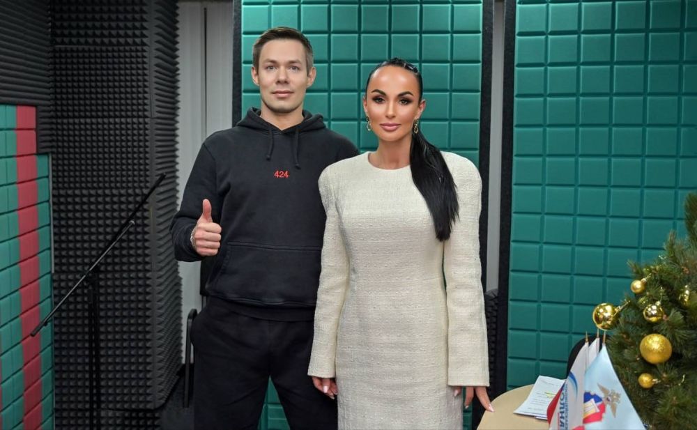 Дорогие друзья!. Сегодня вас ждет предновогодний выпуск программы "Вам слово с Ириной Волк" на радиостанции "Милицейская волна"