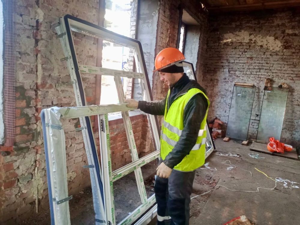 Сотрудники ФАУ «РосКапСтрой» проверили ход восстановительных работ в Мариупольском порту