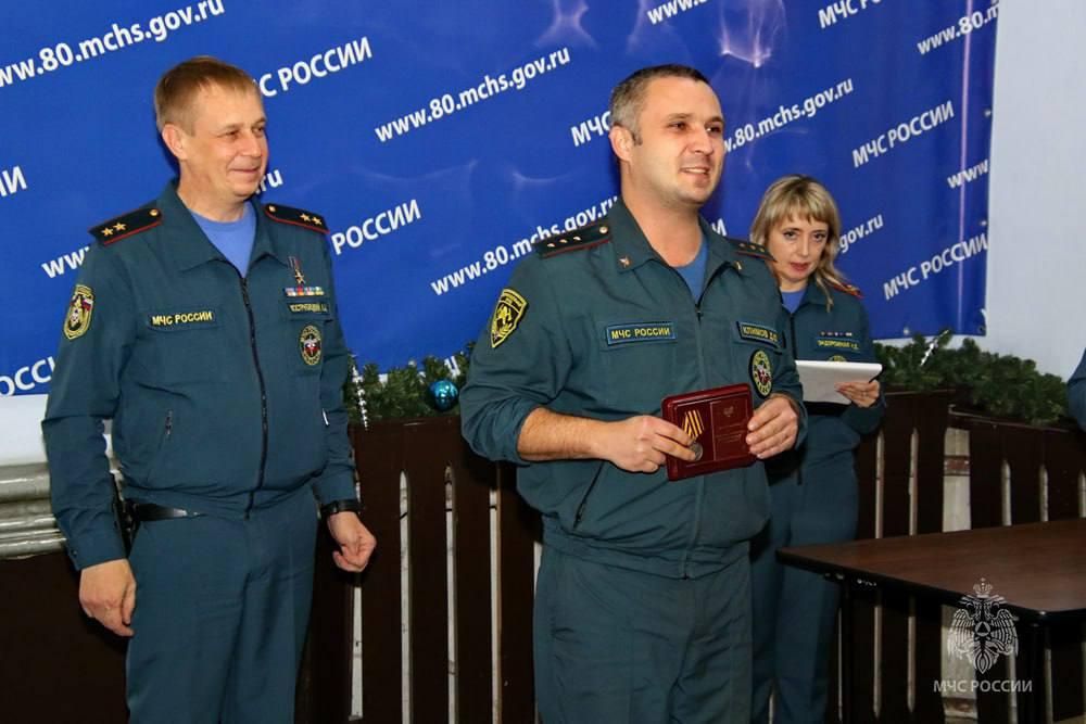 ДОНБАССКИЙ ХАРАКТЕР: СПАСАТЕЛЬ НА ПЕРЕДОВОЙ