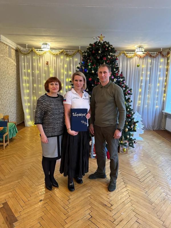 Жители города Шахтерска поблагодарили Юлию Максимову за активное участие в восстановлении социальной сферы и благотворительную деятельность