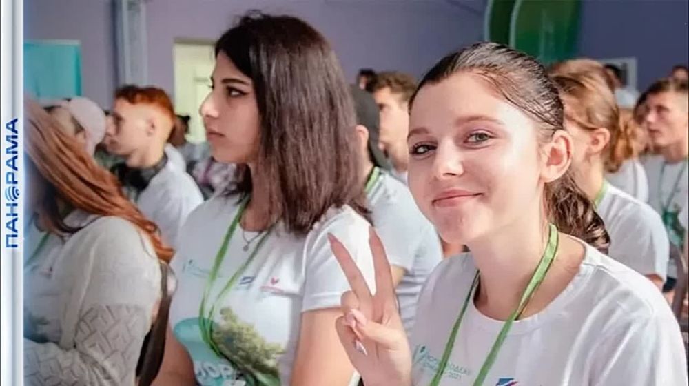 Трудоустройство молодых специалистов и работа на освобождённых территориях: Прямая Линия и.о. министра молодёжной политики ДНР