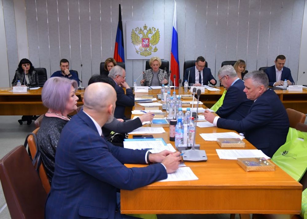 Дополнительные стипендии, гранты и субсидии на разработку новых технологий, стажировки и практика на предприятиях, целевое...