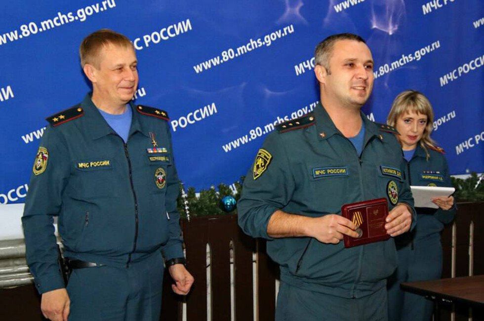 ДНР. Спасателей ДНР поздравили с профессиональным праздником вручением ведомственных и региональных наград «Ваши мужество и...