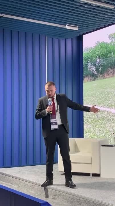 Бывают моменты, когда люди позволяют себе какой-то отдых или отговорки, хотя всем четко 1 января Президент отправил сигнал, что нужно выходить на работу, — и.о. Министра молодежной политики ДНР Кирилл Макаров о важности ежедневной работы волонтёров