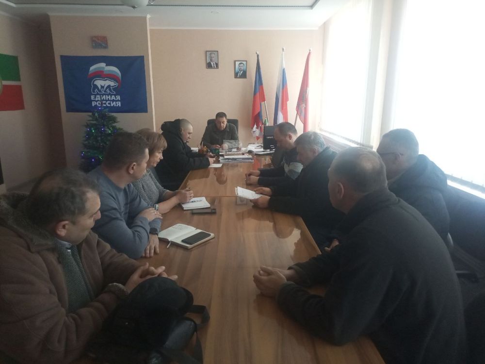 Константин Зинченко: Провел совещание по вопросу теплоснабжения