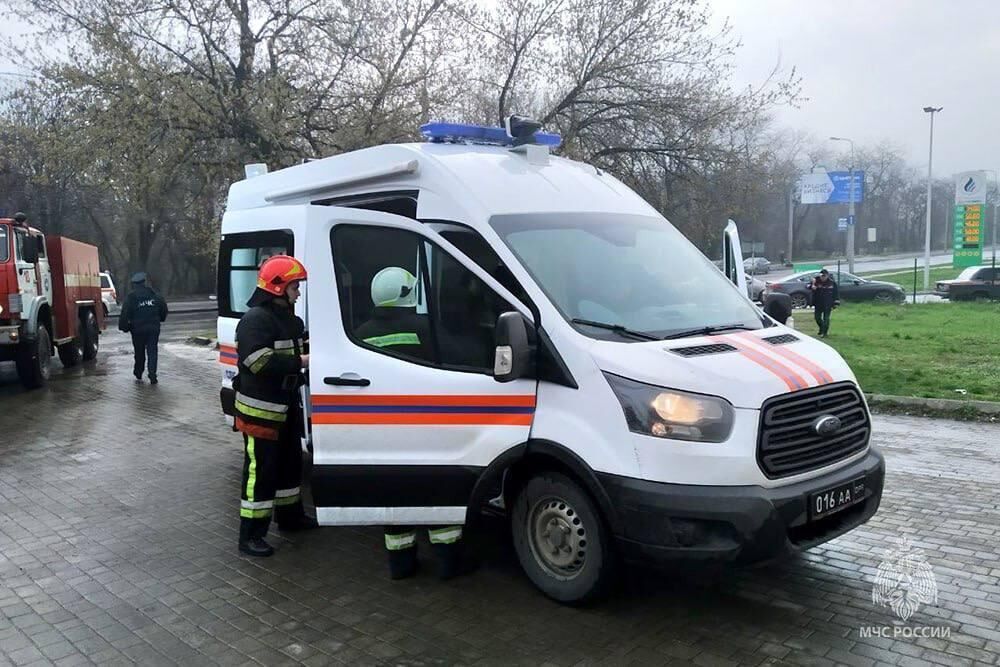 В Макеевке прямым ударом артиллерии ВСУ разрушило двухэтажный дом