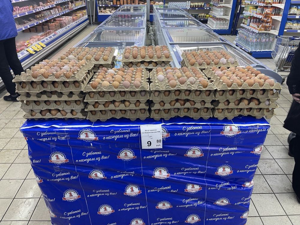 Побывал в двух магазинах Новоазовска (здесь одни из самых высоких цен в ДНР, о чем только что говорили на совещании)