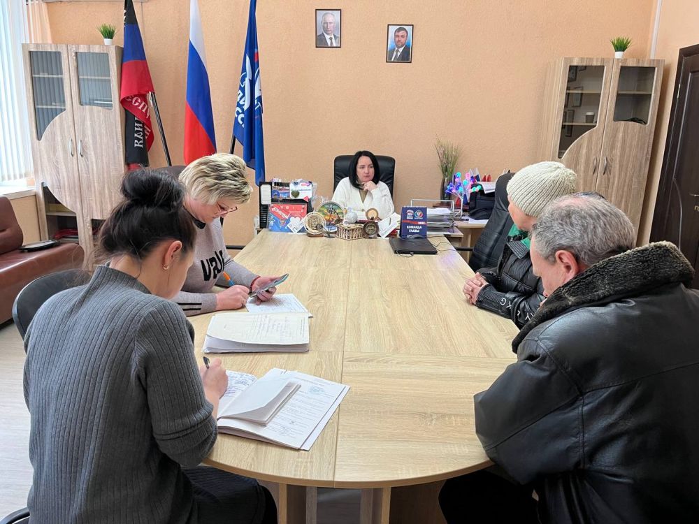 Сегодня, 25 января, заместитель главы администрации Волновахского района по социальным вопросам Снисаренко Елена Сергеевна провела прием граждан