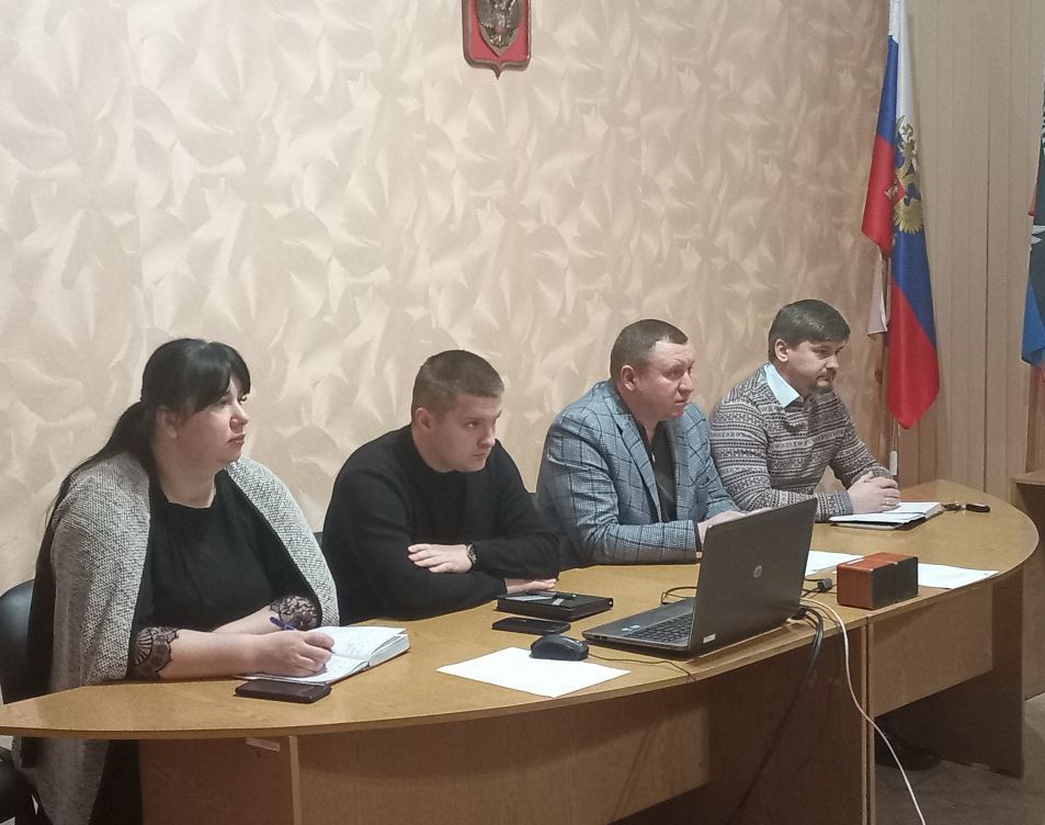 Сергей Ермаков: Сегодня, 25 января, провел плановое заседание городского штаба по подготовке объектов жизнеобеспечения, социальной сферы и жилищного фонда в городе Снежное к работе в осенне-зимний период и прохождению отопительного сезона 2023-2024 годов