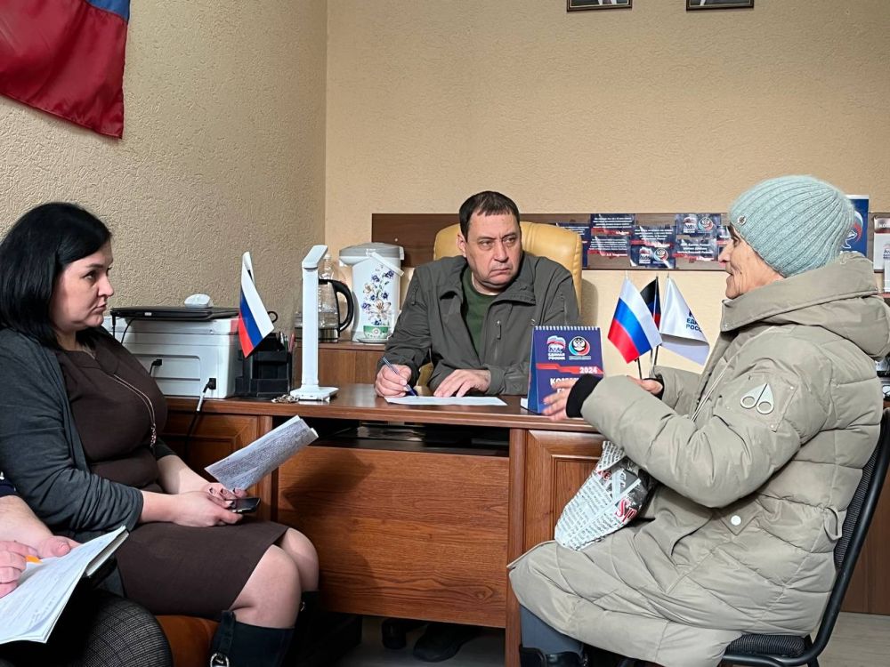 Сегодня, 31 января , глава муниципального образования Волновахский муниципальный округ ДНР, Константин Зинченко провел прием граждан совместно с представителями профильных управлений и отделов администрации Волновахского района