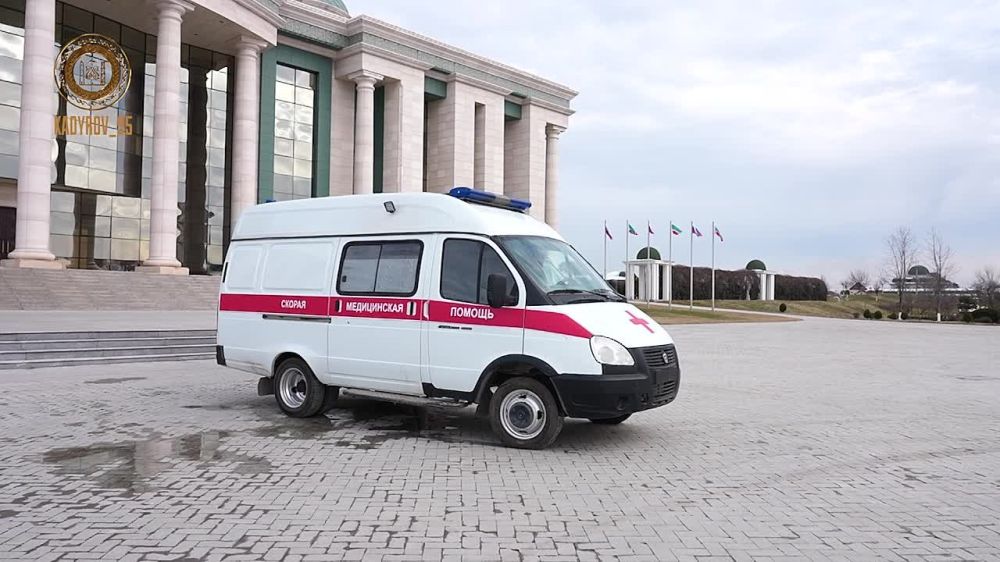 Рамзан Кадыров: Друзья! Госпитали «АХМАТ» в городах Донецк и Луганск получили в качестве поддержки очередную партию гуманитарного груза от Регионального общественного фонда имени Героя России Ахмата-Хаджи Кадырова @fond_kadyrova