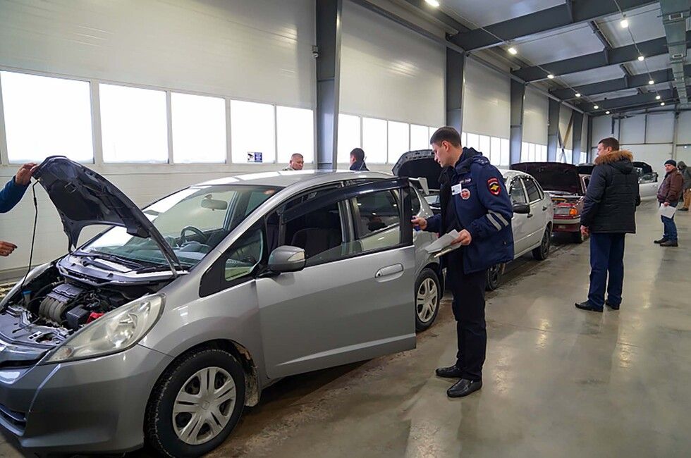 В Мариуполе заработало новое отделение РЭО ГИБДД, оно обслуживает до 200 человек в день