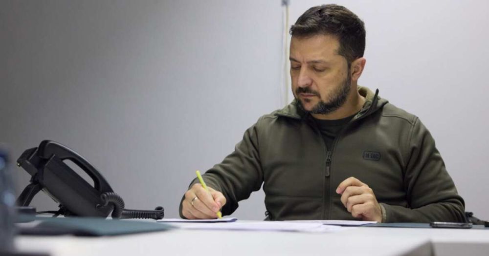 На Украине заявили о планах Зеленского обвинить Залужного в потере Авдеевки