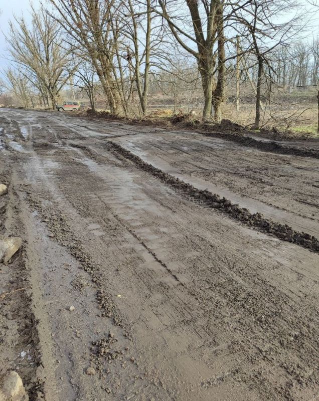 Константин Зинченко: Продолжаются ремонтные работы дорожного покрытия на участке Хлебодаровка