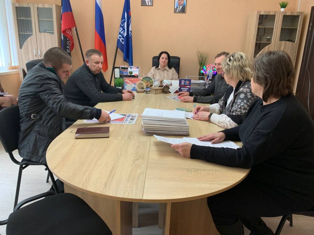 Сегодня, 6 февраля , во главе с заместителем главы администрации Волновахского района по социальным вопросам - Еленой...