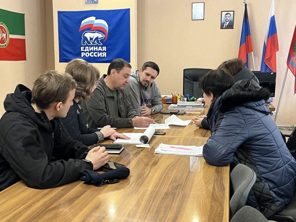 Константин Зинченко: Провел совещание с представителями Челябинской области и фельдшерско-акушерских пунктов Волновахского муниципального округа