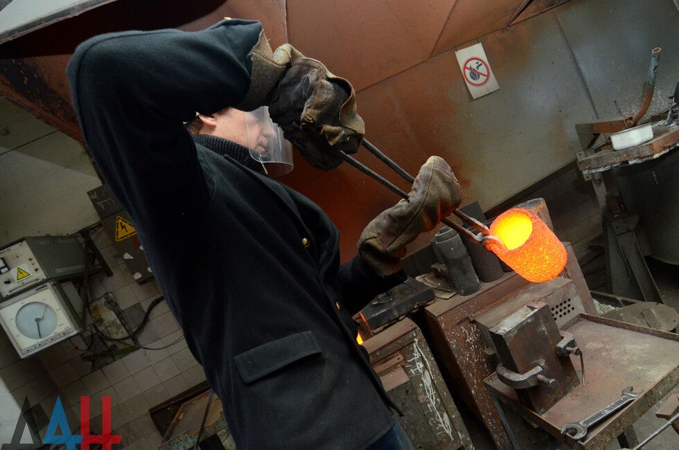 Предприятия холдинга ЮГМК намерены увеличить выпуск продукции в ДНР в два раза