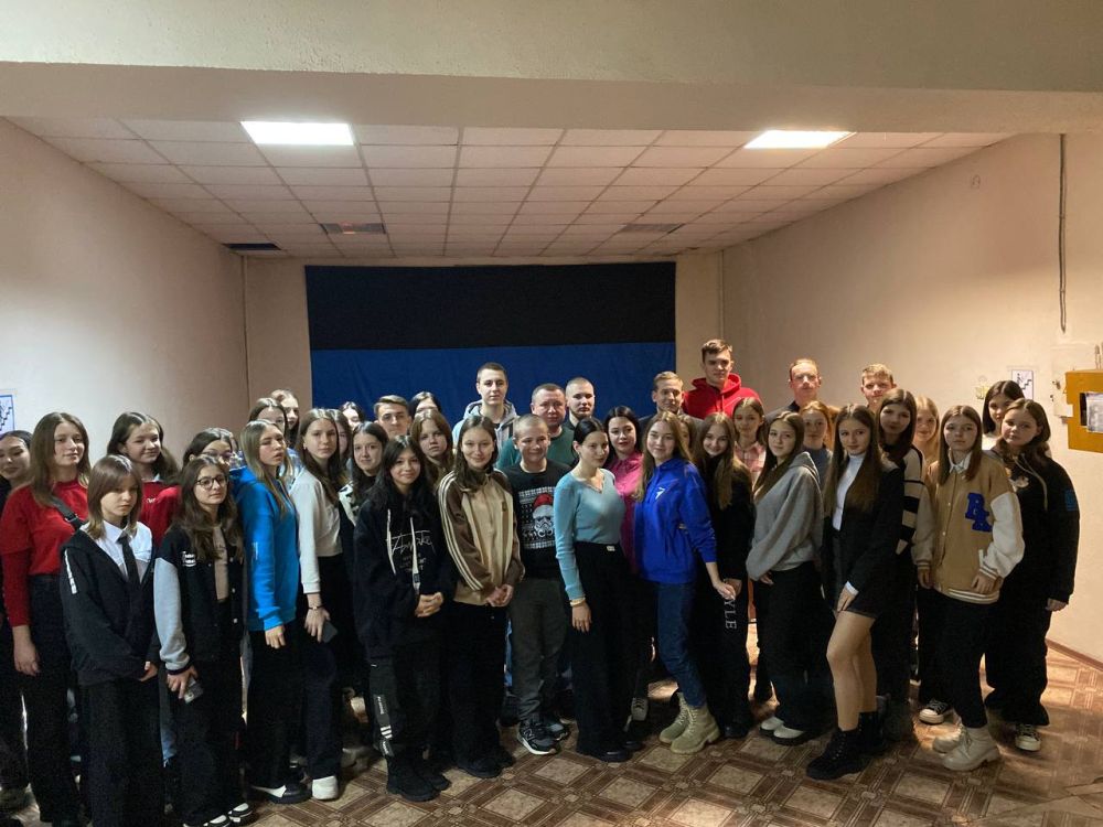 Сергей Ермаков: Выразил поддержку и готовность сотрудничать с РДДМ «Движение Первых», в рамках встречи с заместителем Председателя Движения Первых ДНР, представителем Регионального отделения