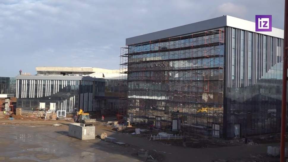 «Известия» показали финальный этап строительства Нахимовского училища в Мариуполе