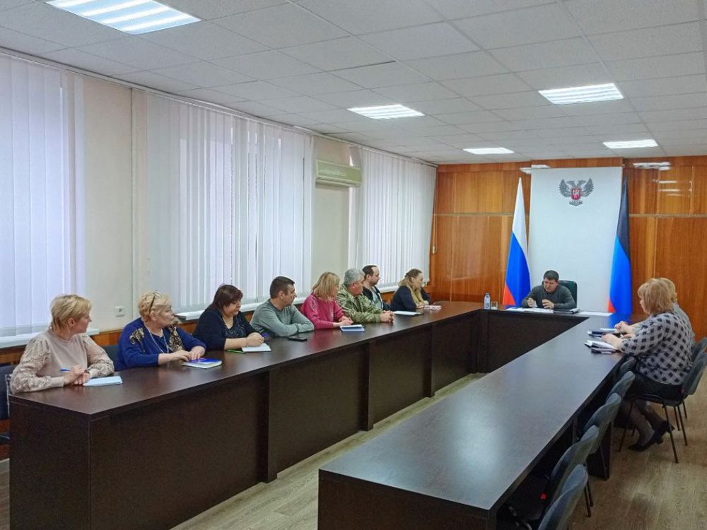 Владислав Ключаров: С представителями макеевских территориальных отделений Филиала Фонда «Защитники Отечества» в ДНР обсудили вопросы оказания поддержки и помощи участникам специальной военной операции и их семьям