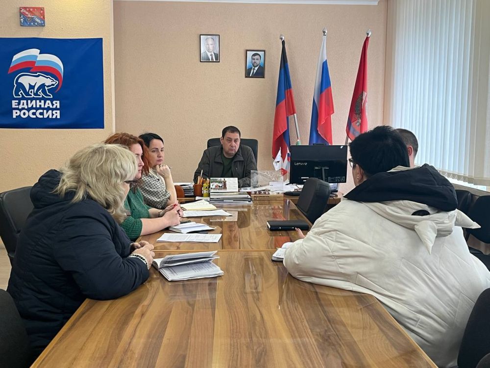 Константин Зинченко: Встретился с сотрудниками территориального отделения филиала фонда "Защитники Отечества"