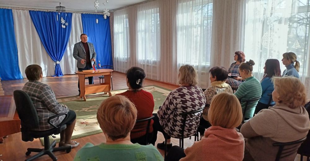 Сергей Ермаков: Провел встречу с трудовым коллективом МБДОУ комбинированного типа «ясли-сад №5 «Янтарный» г. Снежное»