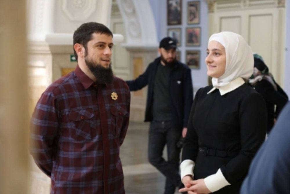Дочь Кадырова наградили орденом ДНР