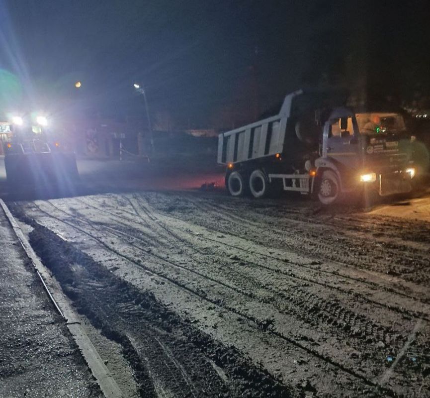 По просьбе водителей грузового и общественного транспорта проведены временные ремонтные работы на дороге в районе кольца "Капитальная"