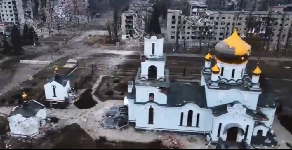 Роман Голованов: Уцелевший храм в Авдеевке. Напомню, стяг русского войска - Спас Нерукотворный