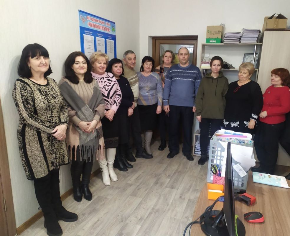 Сегодня, 20 февраля, заместитель главы администрации городского округа Торез Александр Ставицкий провел встречу с трудовым коллективом МУП администрации города Тореза «Жилкоммунсервис»