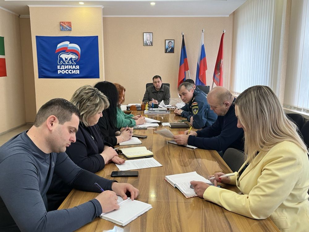 Константин Зинченко: Провел совещание с представителями МЧС об организации работы по обеспечению пожарной безопасности на избирательных участках