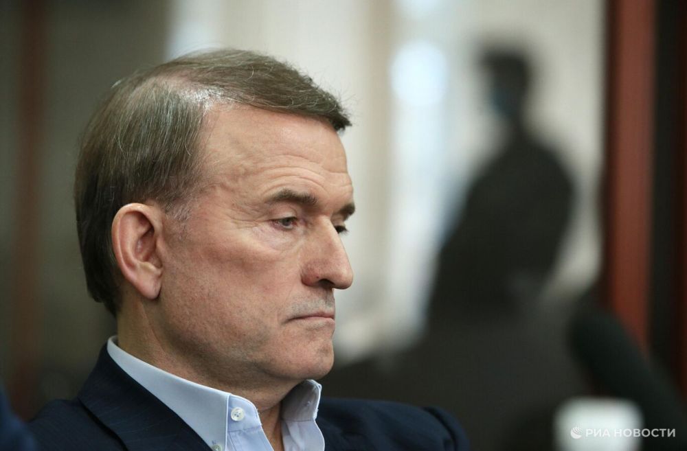 Медведчук: позиции Зеленского может пошатнуть Запад, но не потеря Авдеевки