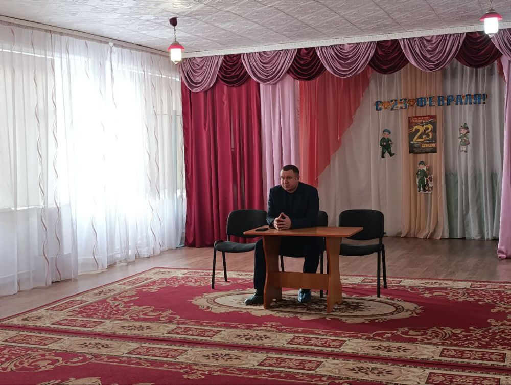 Сергей Ермаков: Провел встречу с трудовым коллективом МБДОУ комбинированного типа «ясли-сад №14 «Дружная семейка» г. Снежное»