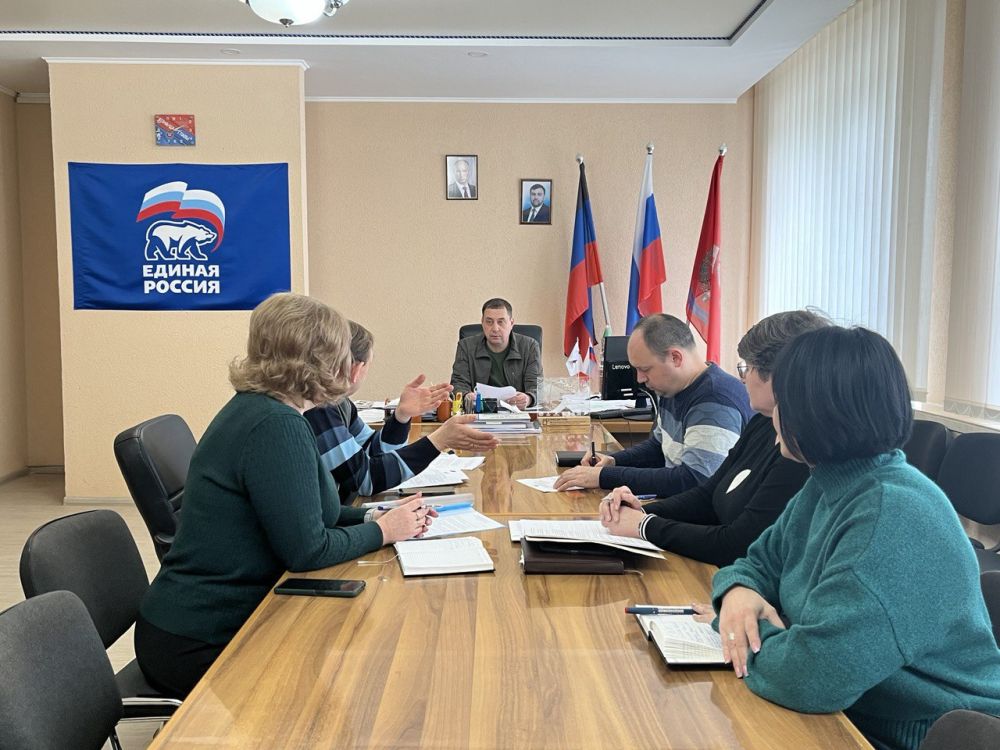 Константин Зинченко: Сегодня провел совещание по вопросу строительства многоквартирного дома в Волновахе