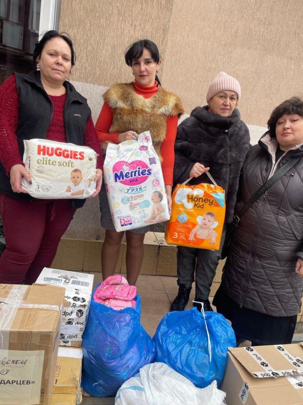 Вместе творим добро!. Председатель Совета женщин города Горловка Адия Кудрякова передала гуманитарную помощь подопечным...