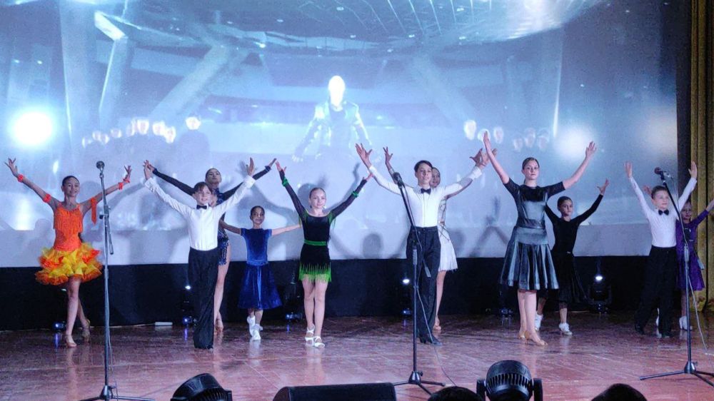 Сергей Ермаков: В МБУК «ЦКС «Снежинка» г. Снежное состоялся праздничный концерт «Святое дело – Родине служить» посвященный празднованию Дня защитника Отечества