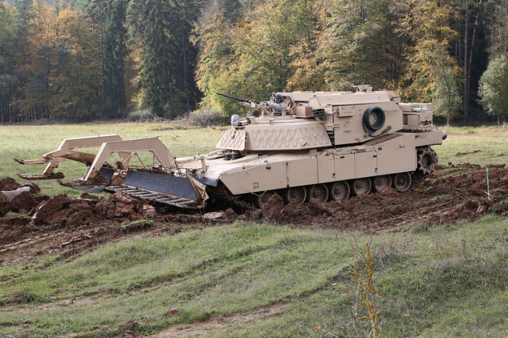 ВСУ потеряли редкую инженерную бронемашину, тайно полученную от США – Forbes