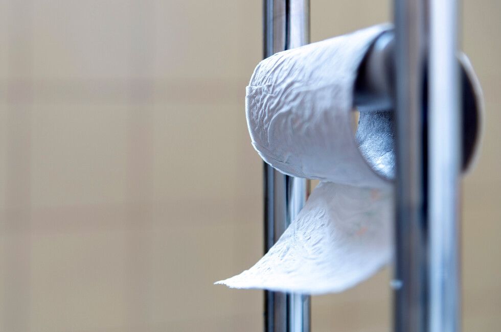 Вице-премьер ДНР Владислав Васильев поручил решить вопрос наценки на туалетную бумагу в регионе