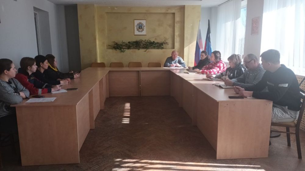 Василий Ткачук: Сегодня в администрации Калининского района города Донецка состоялось совещание с представителями молодежных НКО