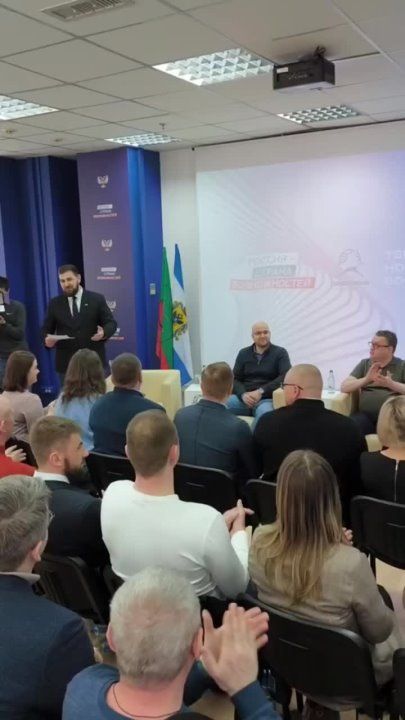 Сегодня - первое очное собрание клуба "Новороссия"! Приглашен в качестве спикера