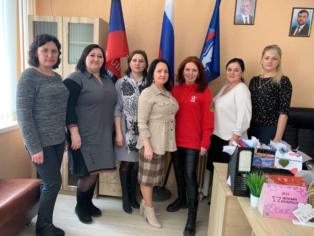 Вчера в гостях у Совета женщин Волновахского муниципального округа побывала Президент МОО "Союз офицерских жен" Светлана Кошелева