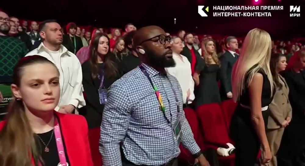 Момент Национальной премии интернет-контента ИРИ, когда донецкий рэпер Дима ОМ рассказал о своем родном регионе: