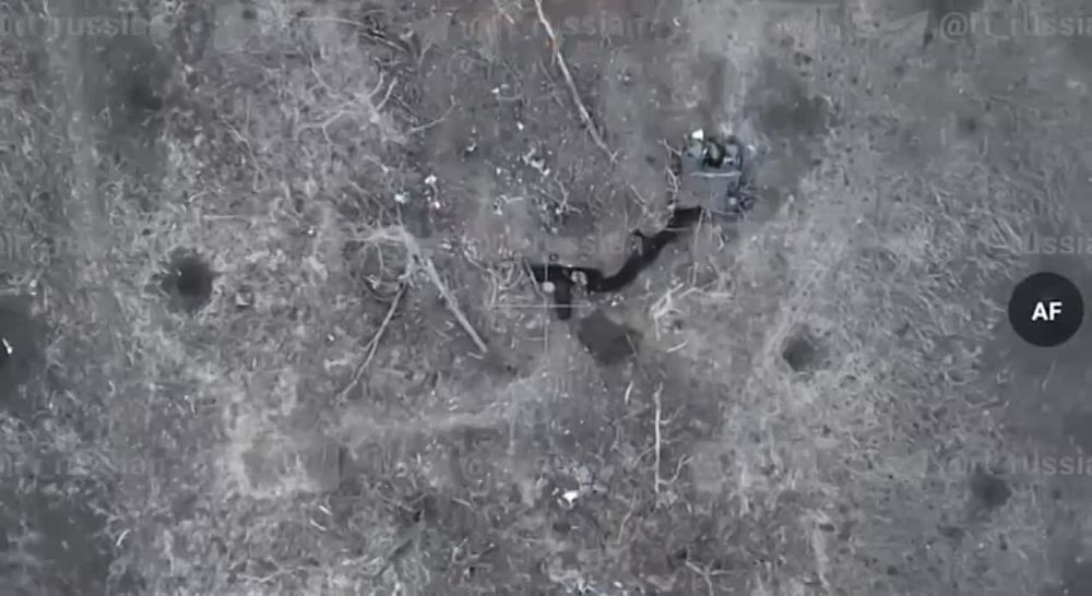 Точное попадание сбросами ВОГов по окопу с вэсэушником в районе Новомихайловки (ДНР)