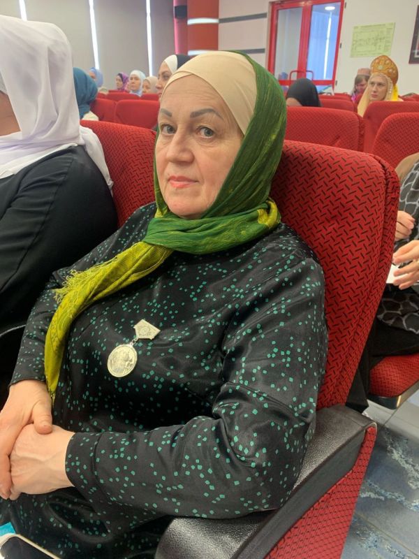 Председатель Совета женщин города Горловка награждена медалью «Достойнейшая»